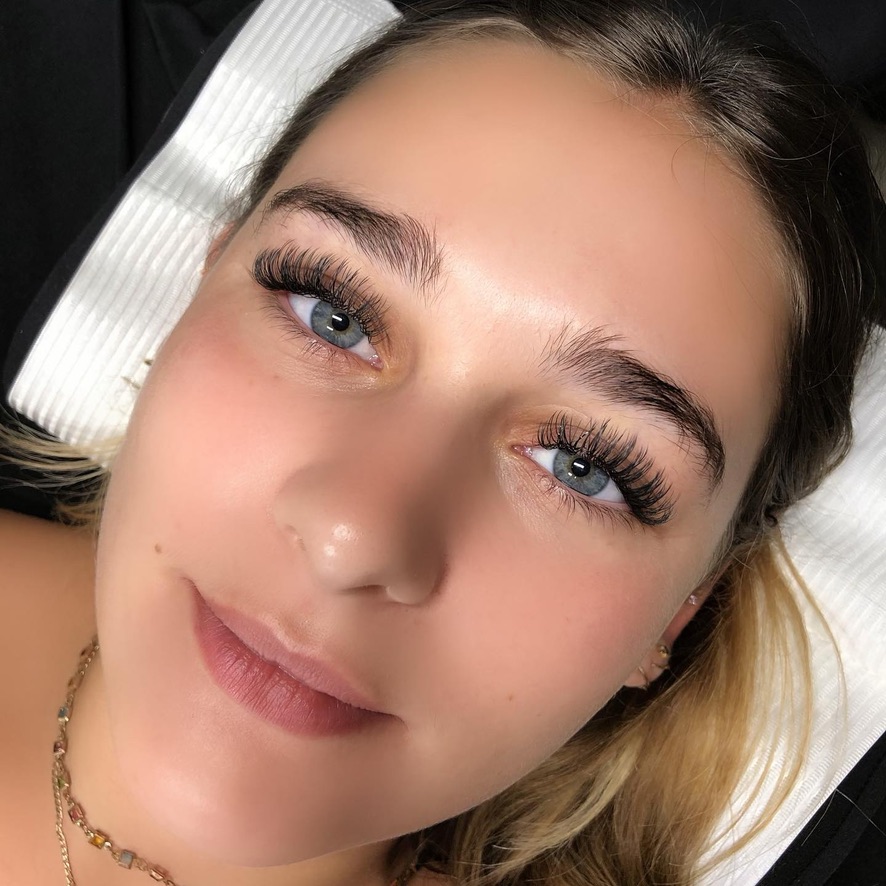 DF8103 C780 4F86 8AD4 E676D243BB04 1 105 c — eyelash extensions service